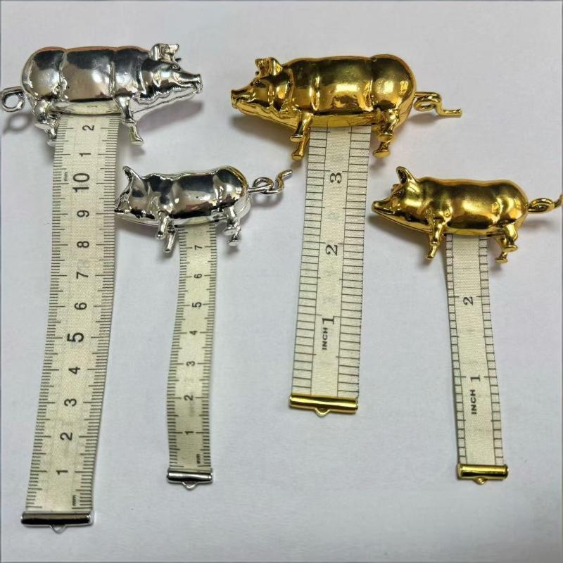 (Ce14)Antique Pig Mini Tape Me - Sewing Gauge Ruler recension och pris